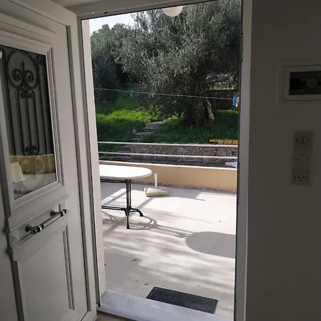 Nikos * Agios Stefanos Kassiopi